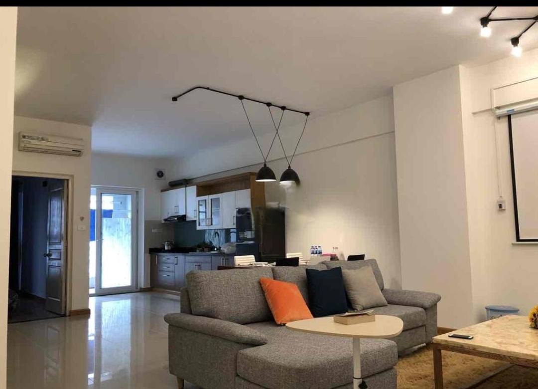 Cho thuê căn hộ chung cư Lạc Long Quân, 140m2, 3 ngủ, 2 vệ sinh, 15 Triệu Full đồ - Ảnh chính